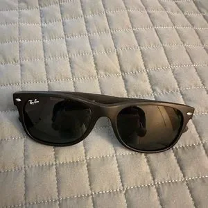 ✨ BRAND NEW, NEVER WORN RAYBAN WAYFARERS ✨ RayBan New Wayfarer Classic Transparent Grey/Dark Blue  main image 4